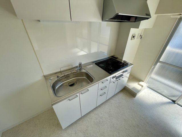キッチン　同物件別部屋写真