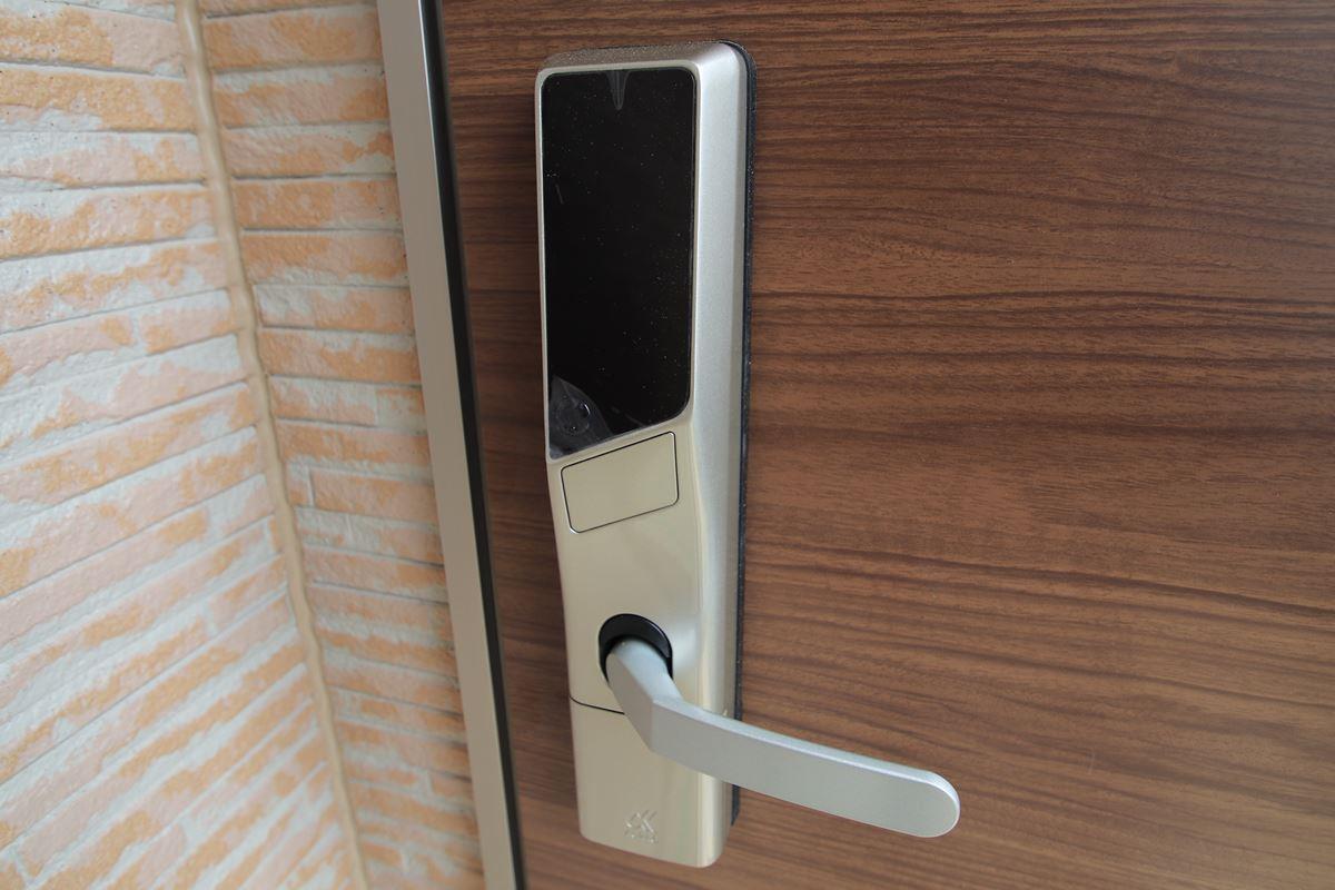 その他　玄関は電子キーで、鍵を持つ必要ありません。