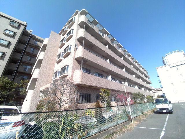 建物外観　タイル張りでおしゃれな外観です。