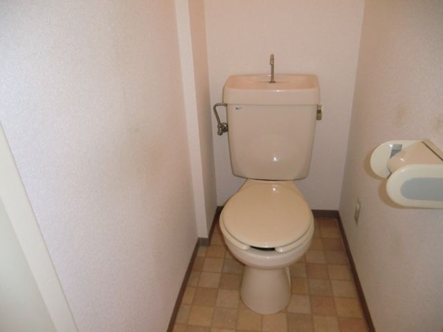 トイレ　清潔感のあるトイレです