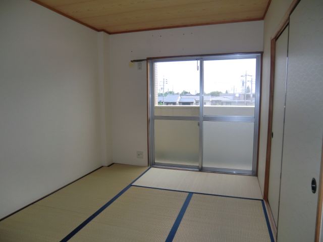 その他　日当たりのバッチリの和室でお昼寝はいかがでしょうか