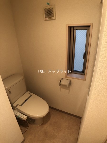 トイレ　温水洗浄便座