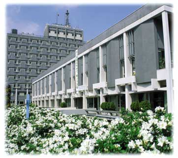 役所　尼崎市役所（役所）まで1897m