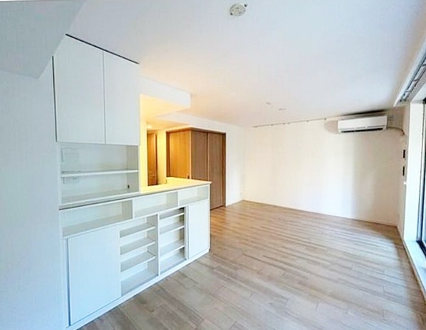 居室・リビング　開放感のあるゆったりとしたお部屋です♪