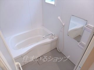 バス・シャワールーム　窓あり