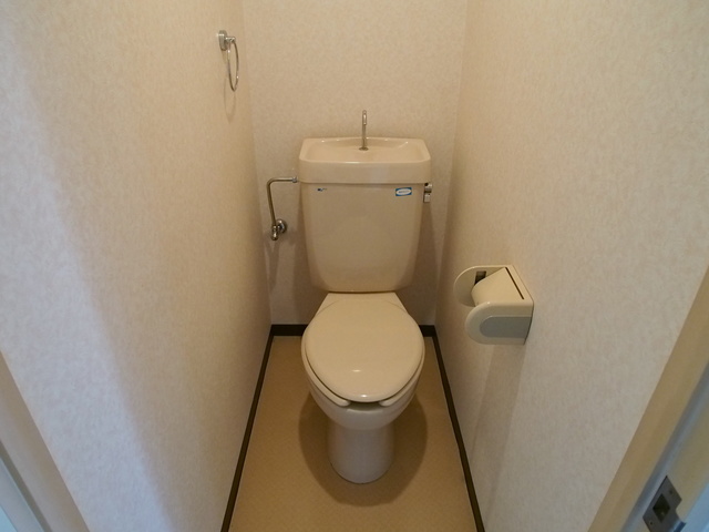 トイレ　※写真は別室です