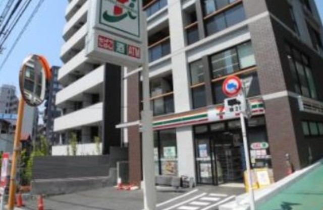 コンビニ　セブンイレブン市谷柳町店（コンビニ）まで240m