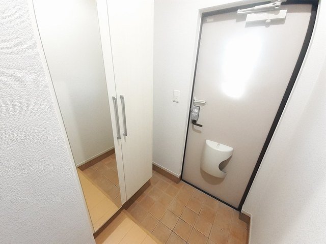 玄関　落ち着いた玄関です