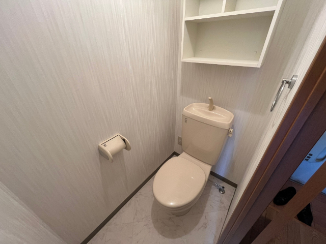トイレ　トイレ内電源あり