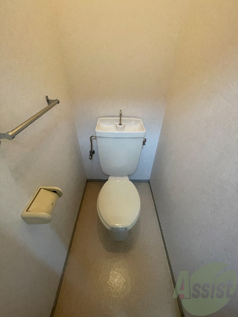 トイレ　トイレはシンプルですが、清潔なので問題なしです。
