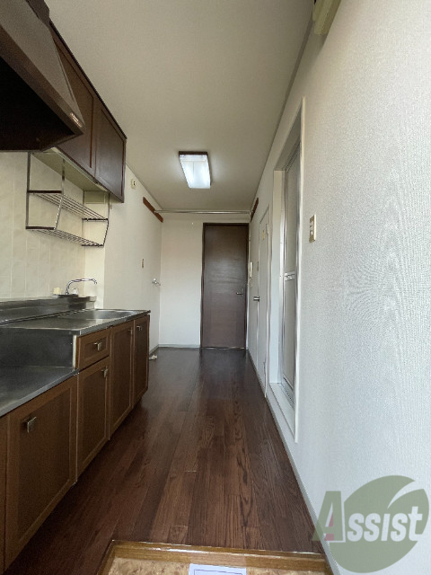 玄関　玄関からお部屋までは一直線です。