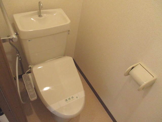 トイレ　2階別室の参考写真です。現況を優先します。（南棟203）