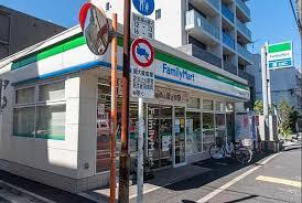 コンビニ　ファミリーマート 中野本町五丁目店（コンビニ）まで120m