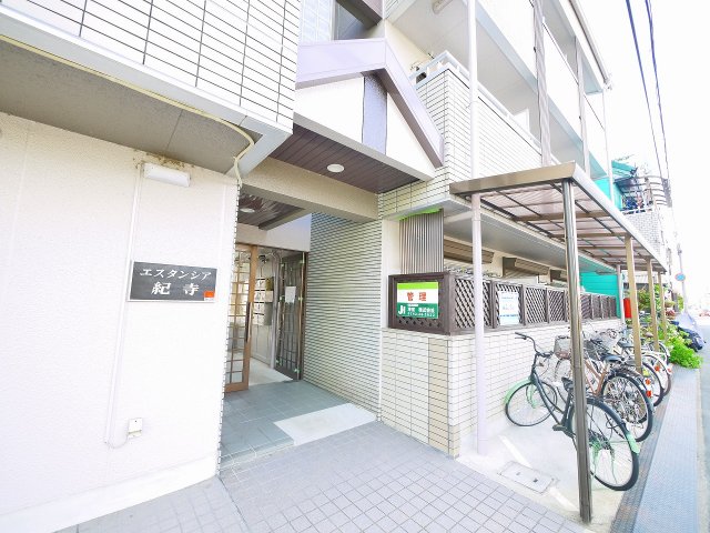 エントランス　毎日通るエントランスはこのようになっています