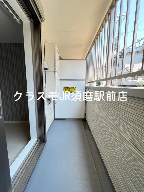 バルコニー　心地よい風が吹くバルコニー。洗濯物もよく乾きそうです。