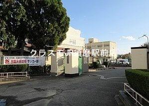 中学校　神戸市立歌敷山中学校（中学校）まで607m