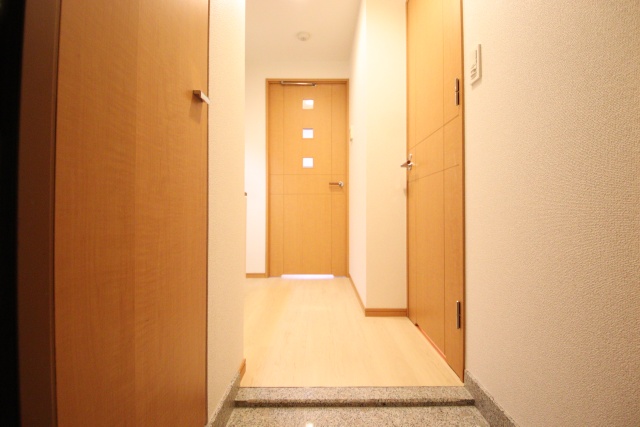 玄関　※別室の参考写真の為、現況優先です。