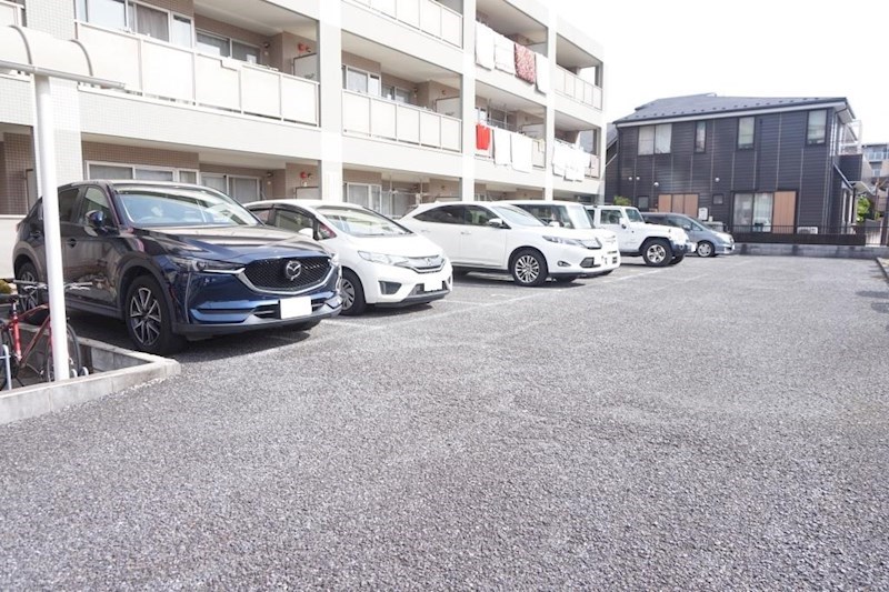 駐車場　敷地内駐車場（空き要確認）