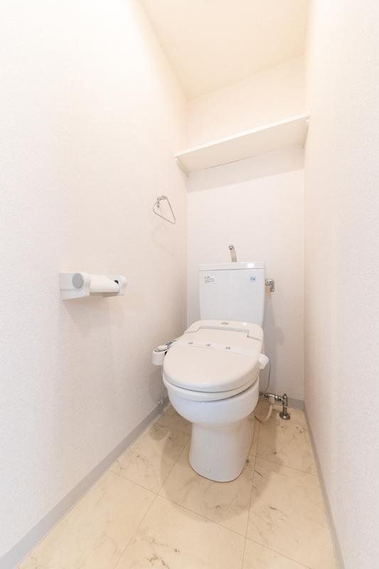 トイレ　※同タイプの別のお部屋です。