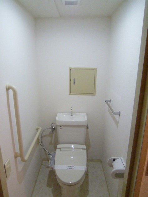 トイレ　反転タイプのお写真です