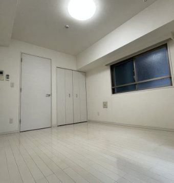 居室・リビング　こちらの居間で趣味の時間をお楽しみください