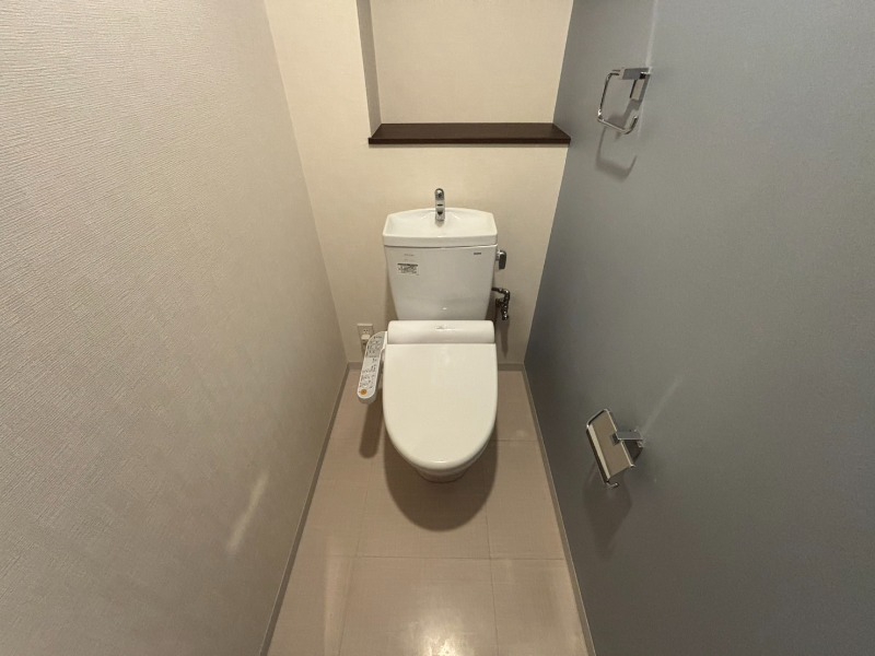 トイレ　ウォシュレット機能がついたトイレ。安心して使用できますね。