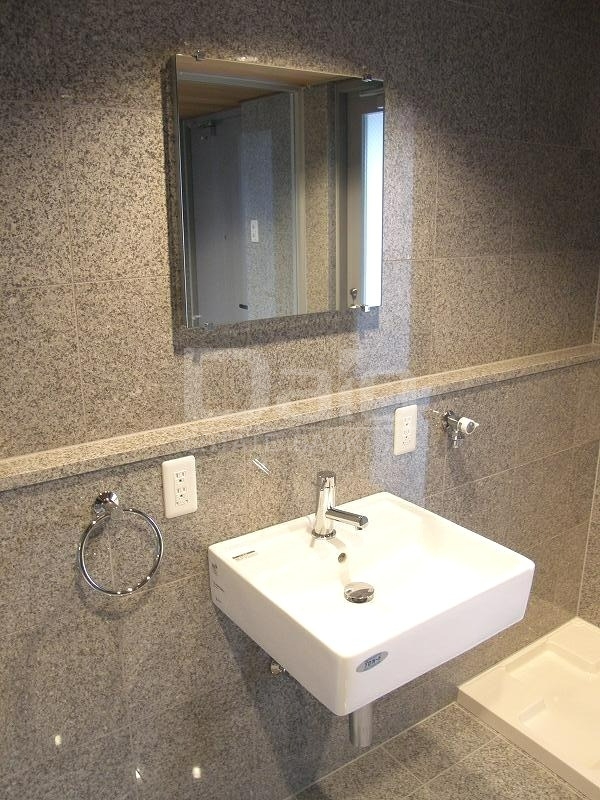 洗面設備　※同タイプ別部屋の写真です。