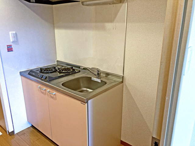 キッチン　※補修前の参考画像の為、設備等は現況優先。
