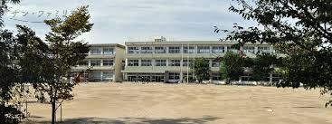 小学校　豊川市立御津南部小学校（小学校）まで705m