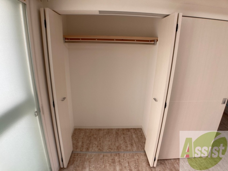 収納　寝室の収納です。部屋がすっきり片付きます。