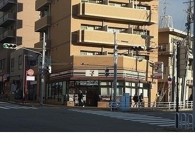 コンビニ　セブンイレブン神戸灘岩屋駅前（コンビニ）まで270m