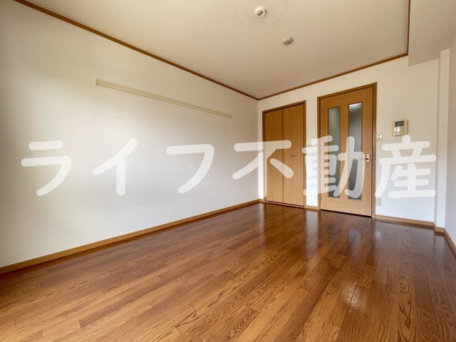 居室・リビング　明るい洋室です