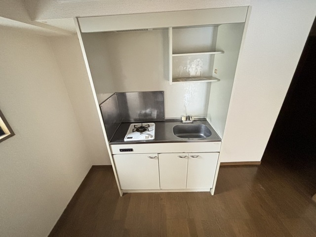 キッチン　別部屋参考写真です