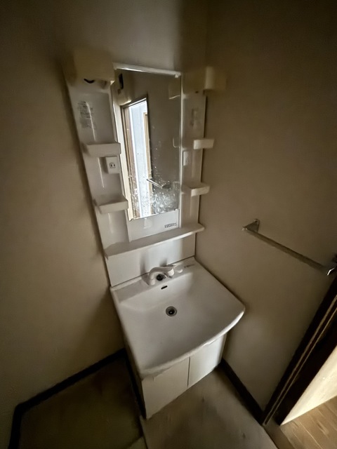 洗面設備　別部屋参考写真です