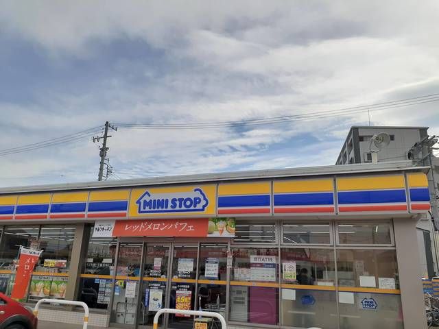 コンビニ　ミニストップ（コンビニ）まで1340m