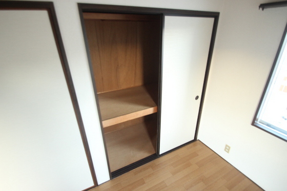 収納　※別部屋の写真です。