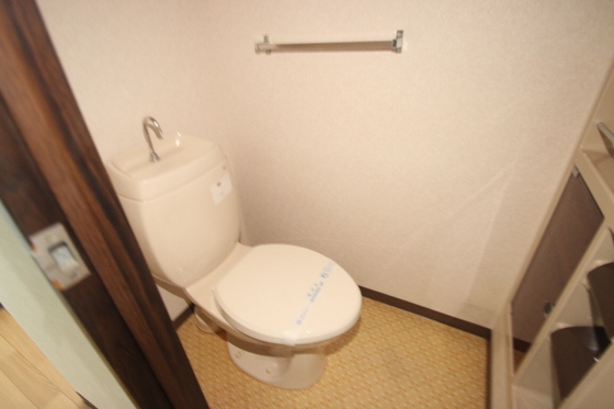 トイレ　※別部屋の写真です。