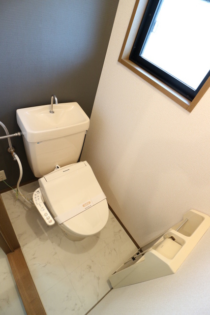 トイレ　※写真は他号室です