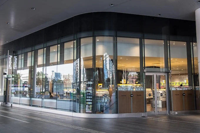 コンビニ　ファミマThinkpark店（コンビニ）まで372m