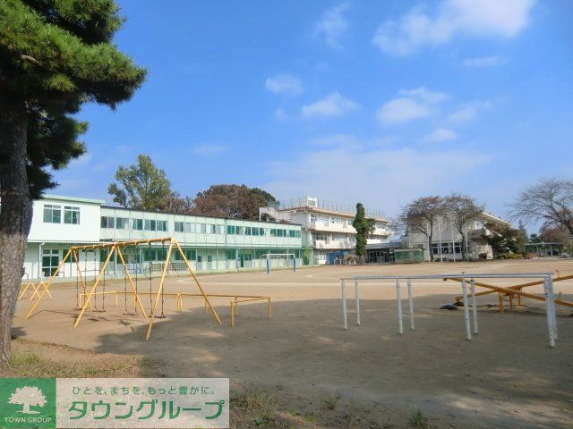 小学校　北部小学校（小学校）まで320m