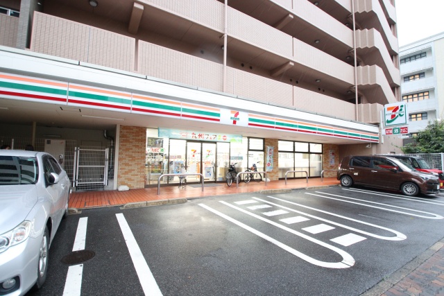 コンビニ　セブン-イレブン 名古屋大須４丁目店（コンビニ）まで104m