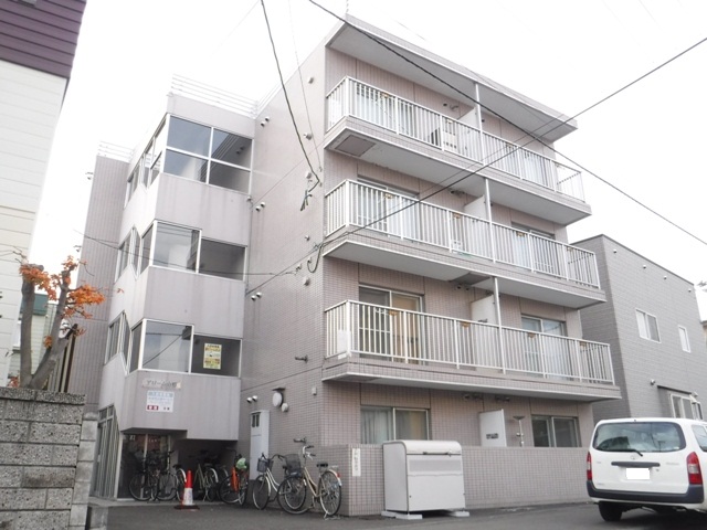 建物外観　☆地下鉄東西線「南郷13丁目」駅まで徒歩3分！