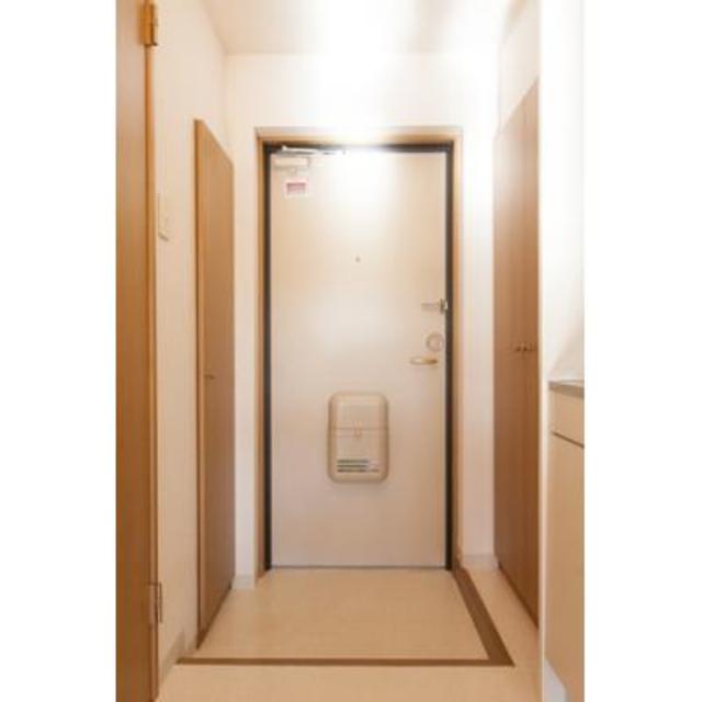 玄関　※写真は同タイプ住戸です。