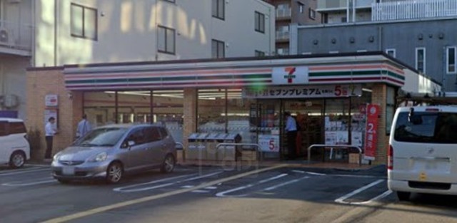 コンビニ　セブンイレブン　吹田垂水町3丁目店（コンビニ）まで322m