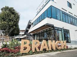 ショッピングセンター　BRANCH調布（ショッピングセンター）まで550m