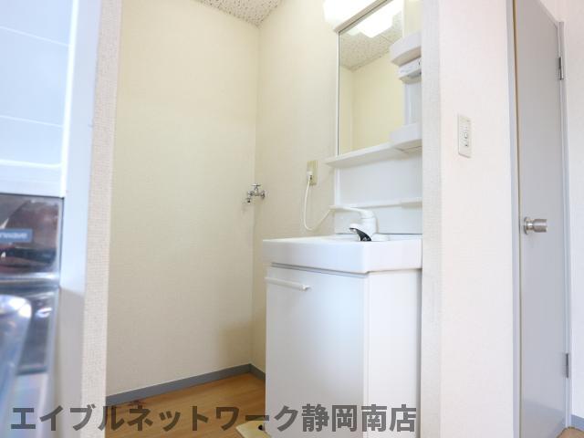 洗面設備　使いやすい洗面所です