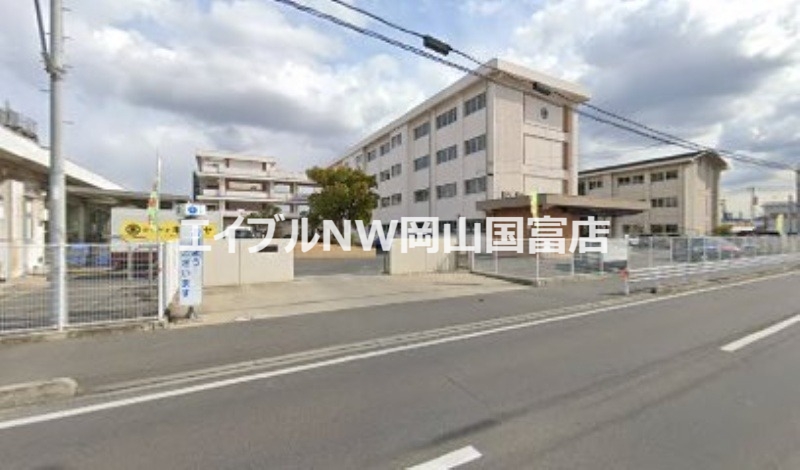 小学校　岡山市立平井小学校（小学校）まで348m