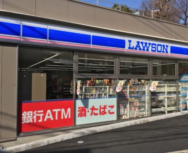 コンビニ　ローソン神楽坂駅北店（コンビニ）まで840m