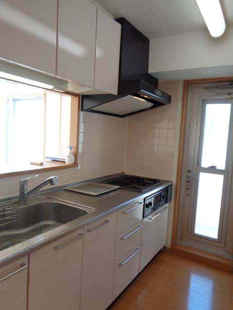 キッチン　写真は同タイプ住居です。
