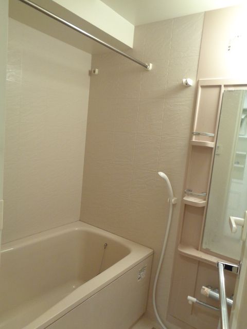バス・シャワールーム　写真は同タイプ住居です。